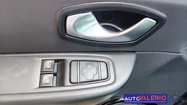 Renault Clio 2018 - 10950 EUR, 144210 km - 144210km - foto 11 de 16