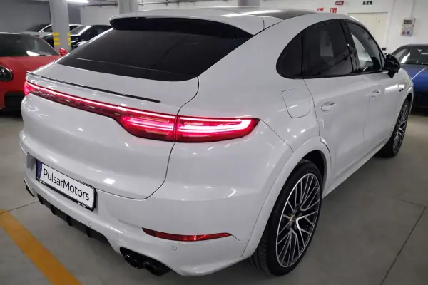 Porsche Cayenne 2022 - 69990 EUR, 140213 km - AUTO.MOTO.pt - 140213km - foto 4 de 12
