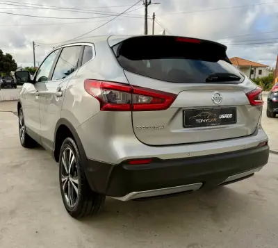 Nissan Qashqai 2018 - 18990 EUR, 111000 km - AUTO.MOTO.pt - 111000km - foto 25 de 39