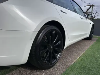 Tesla Model 3 2019 - 15500 EUR, 333000 km - AUTO.MOTO.pt - 333000km - foto 20 de 62