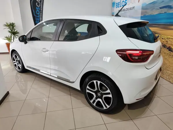 Renault Clio 2021 - 13450 EUR, 48000 km - AUTO.MOTO.pt - 48000km - foto 6 de 17