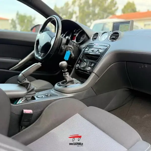 Peugeot RCZ 2014 - 16500 EUR, 180000 km - AUTO.MOTO.pt - 180000km - foto 8 de 17