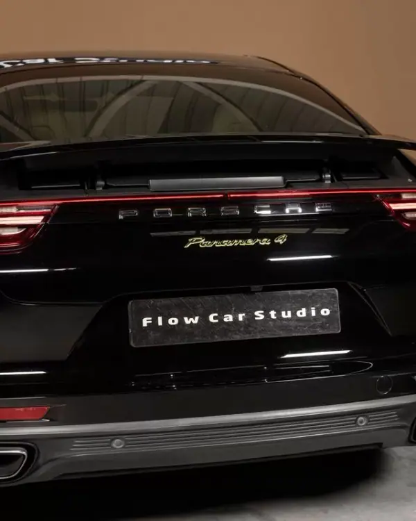 Porsche Panamera 2018 - 69950 EUR, 92000 km - AUTO.MOTO.pt - 92000km - foto 24 de 34