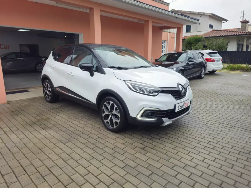 Renault Captur 2019 - 15990 EUR, 70400 km - AUTO.MOTO.pt - 70400km - foto 1 de 10