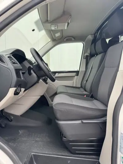 VW T6 TRANSPORTER 2.0 TDI KASTEN/ 3 LUGARES/ IVA DEDUTIVEL 2015 - 16950 EUR, 130000 km - AUTO.MOTO.pt - 130000km - foto 3 de 24