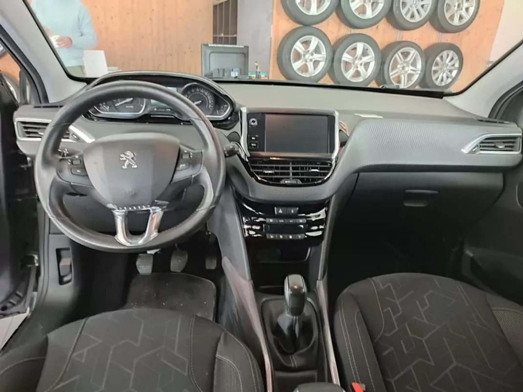 Peugeot 2008 2016 - 14900 EUR, 128000 km - AUTO.MOTO.pt - 128000km - foto 7 de 17