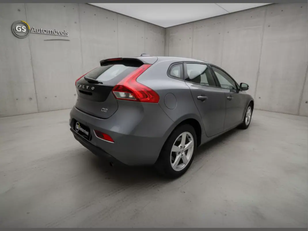 Volvo V40 2014 - 9250 EUR, 224000 km - AUTO.MOTO.pt - 224000km - foto 3 de 7