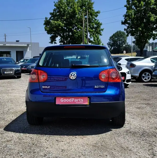Volkswagen Golf 2006 - 5900 EUR, 308000 km - AUTO.MOTO.pt - 308000km - foto 7 de 24