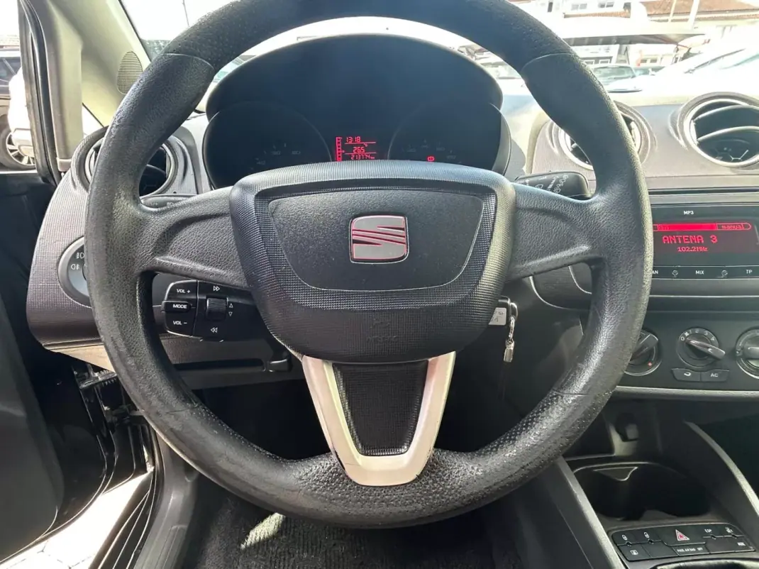 SEAT Ibiza ST 2011 - 5500 EUR, 213774 km - 213774km - foto 11 de 19