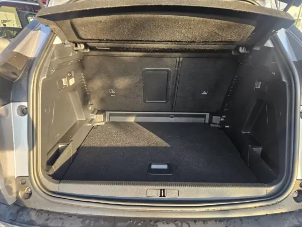 Peugeot 3008 2019 - 14900 EUR, 129000 km - AUTO.MOTO.pt - 129000km - foto 38 de 38