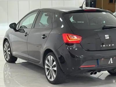 SEAT Ibiza 2017 - 10890 EUR, 99000 km - AUTO.MOTO.pt - 99000km - foto 9 de 29