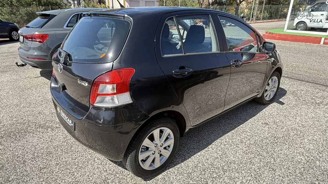 Toyota Yaris 2010 - 8700 EUR, 69707 km - AUTO.MOTO.pt - 69707km - foto 9 de 35
