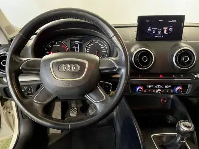 Audi A3 Sportback 2013 - 12500 EUR, 175000 km - AUTO.MOTO.pt - 175000km - foto 13 de 25