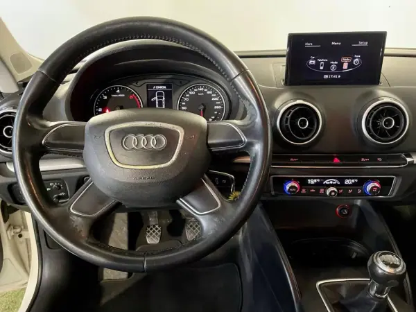 Audi A3 Sportback 2013 - 12500 EUR, 175000 km - AUTO.MOTO.pt - 175000km - foto 13 de 25