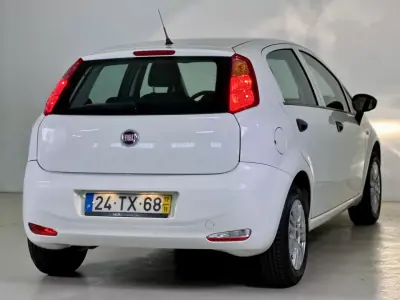 Fiat Punto 2017 - 7950 EUR, 77357 km - AUTO.MOTO.pt - 77357km - foto 18 de 31