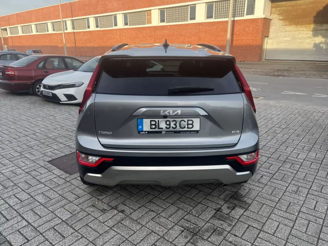 Kia Niro 2024 - 29500 EUR, 25000 km - AUTO.MOTO.pt - 25000km - foto 5 de 20