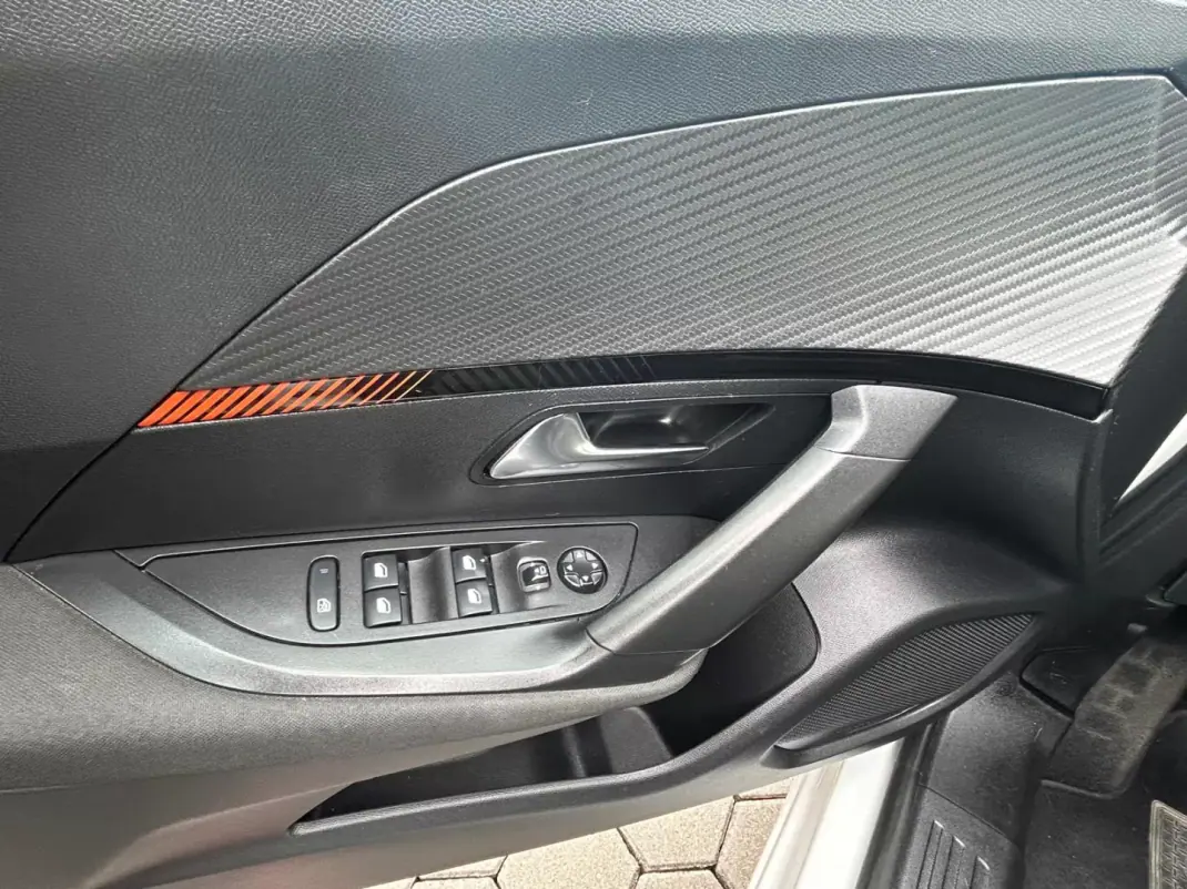 Peugeot 2008 2021 - 15750 EUR, 206114 km - AUTO.MOTO.pt - 206114km - foto 10 de 24