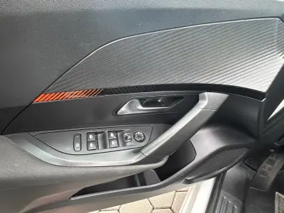 Peugeot 2008 2021 - 15750 EUR, 206114 km - AUTO.MOTO.pt - 206114km - foto 10 de 24