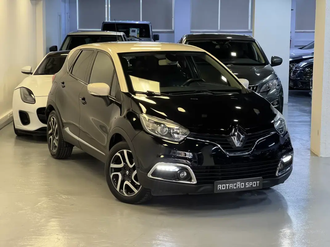 Renault Captur 2015 - 10990 EUR, 150000 km - 150000km - foto 2 de 36