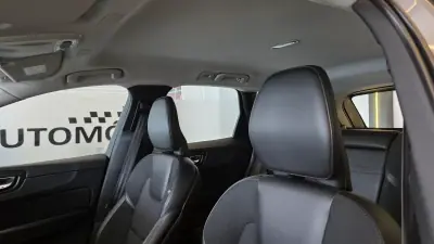 Volvo XC 60 2018 - 23500 EUR, 242396 km - AUTO.MOTO.pt - 242396km - foto 40 de 55