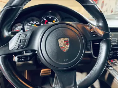 Porsche Panamera 2015 - 43990 EUR, 110565 km - AUTO.MOTO.pt - 110565km - foto 29 de 40