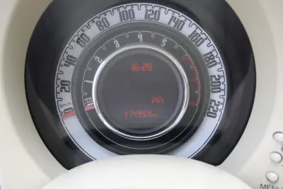 Fiat 500 2015 - 7700 EUR, 114884 km - 114884km - foto 17 de 19