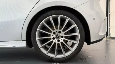 Mercedes-Benz A 180 2018 — foto 5 de 33