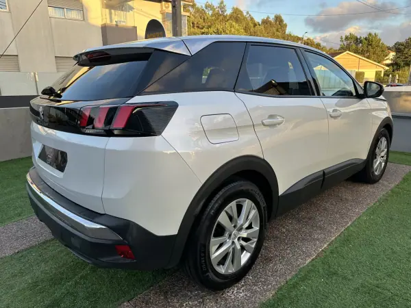 Peugeot 3008 2019 - 13900 EUR, 190000 km - AUTO.MOTO.pt - 190000km - foto 9 de 59