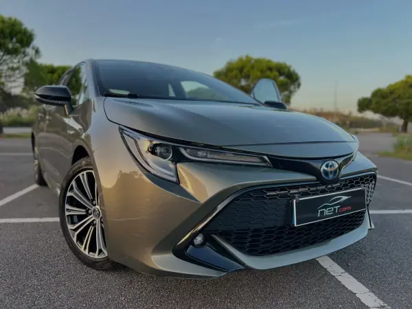 Toyota Corolla 2020 — photo 2 of 12