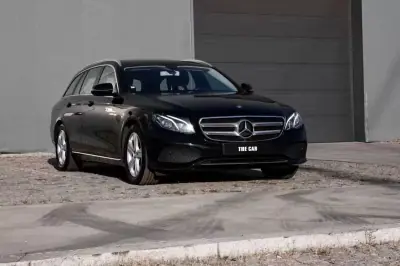 Mercedes-Benz E 220 2017 - 25000 EUR, 168000 km - AUTO.MOTO.pt - 168000km - foto 6 de 30