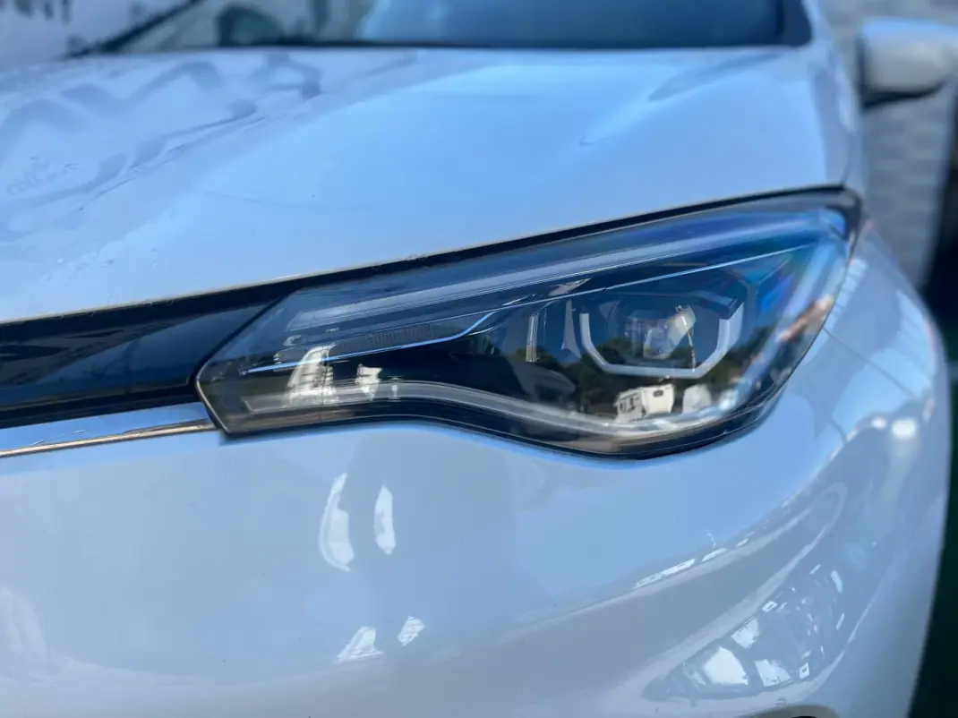 Renault Zoe 2021 - 15750 EUR, 72000 km - 72000km - foto 3 de 9