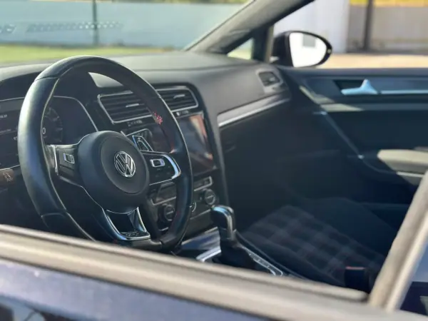 Volkswagen Golf 2019 - 31700 EUR, 98053 km - AUTO.MOTO.pt - 98053km - foto 10 de 20