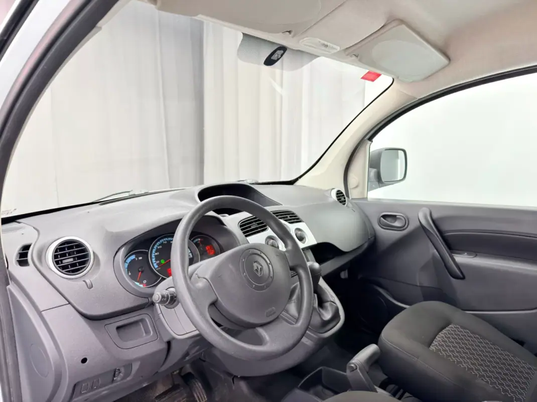 Renault Kangoo Express ZE 33 2012 - 6500 EUR, 29700 km - AUTO.MOTO.pt - 29700km - foto 9 de 14