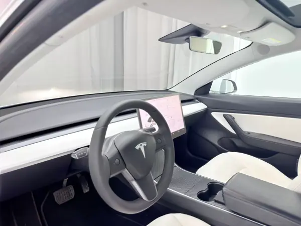 Tesla Model 3 2020 - 24500 EUR, 134000 km - AUTO.MOTO.pt - 134000km - foto 21 de 21