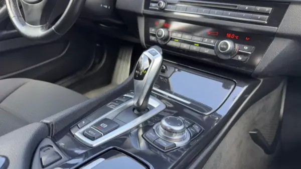 BMW 520 2013 - 16500 EUR, 244000 km - AUTO.MOTO.pt - 244000km - foto 35 de 47