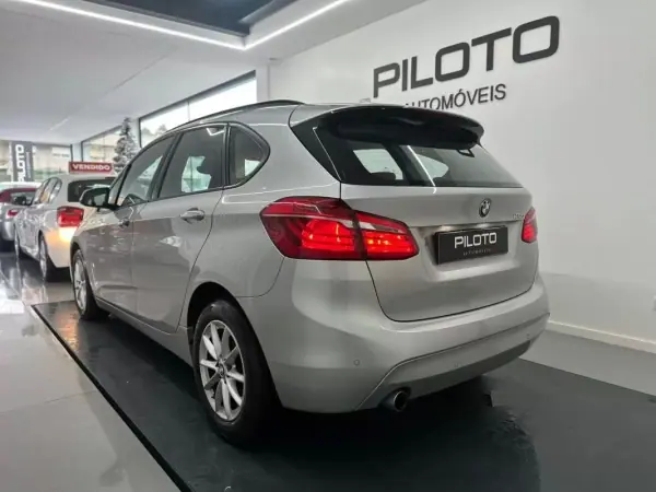 BMW 216 Active Tourer 2017 - 10990 EUR, 253813 km - AUTO.MOTO.pt - 253813km - foto 6 de 17