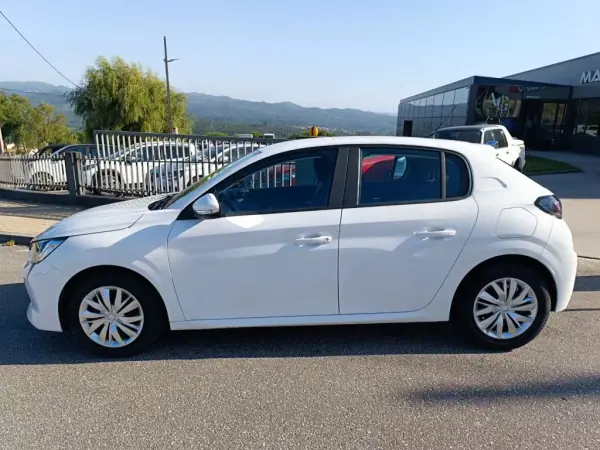 Peugeot 208 2020 - 14750 EUR, 32000 km - AUTO.MOTO.pt - 32000km - foto 2 de 23