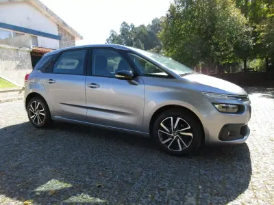 Citroën C4 Picasso 2017 - 13990 EUR, 169000 km - AUTO.MOTO.pt - 169000km - foto 12 de 45