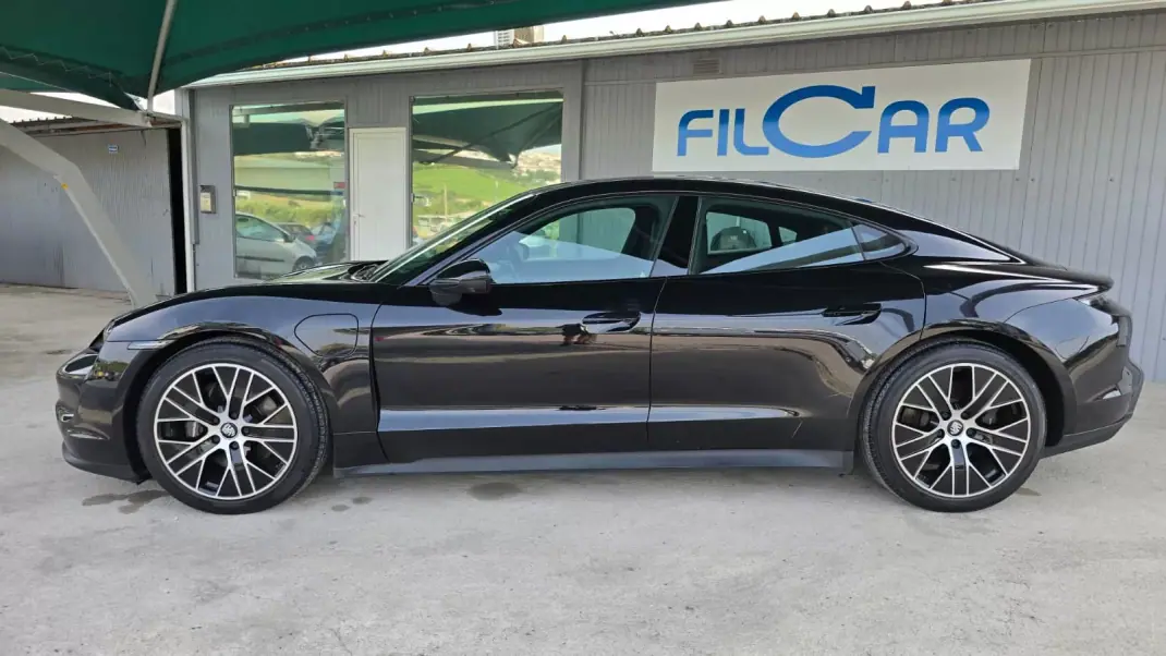 Porsche Taycan 2021 - 54500 EUR, 141090 km - 141090km - foto 12 de 30