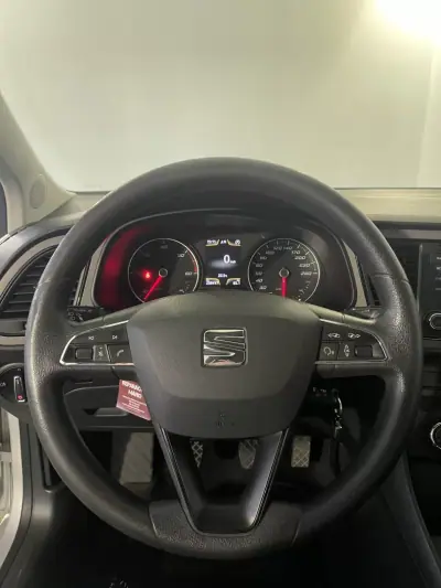 SEAT Leon 2013 - 8500 EUR, 258000 km - AUTO.MOTO.pt - 258000km - foto 24 de 27