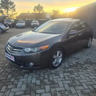 Honda Accord 2010 - 11950 EUR, 189906 km - AUTO.MOTO.pt - 189906km - foto 12 de 23