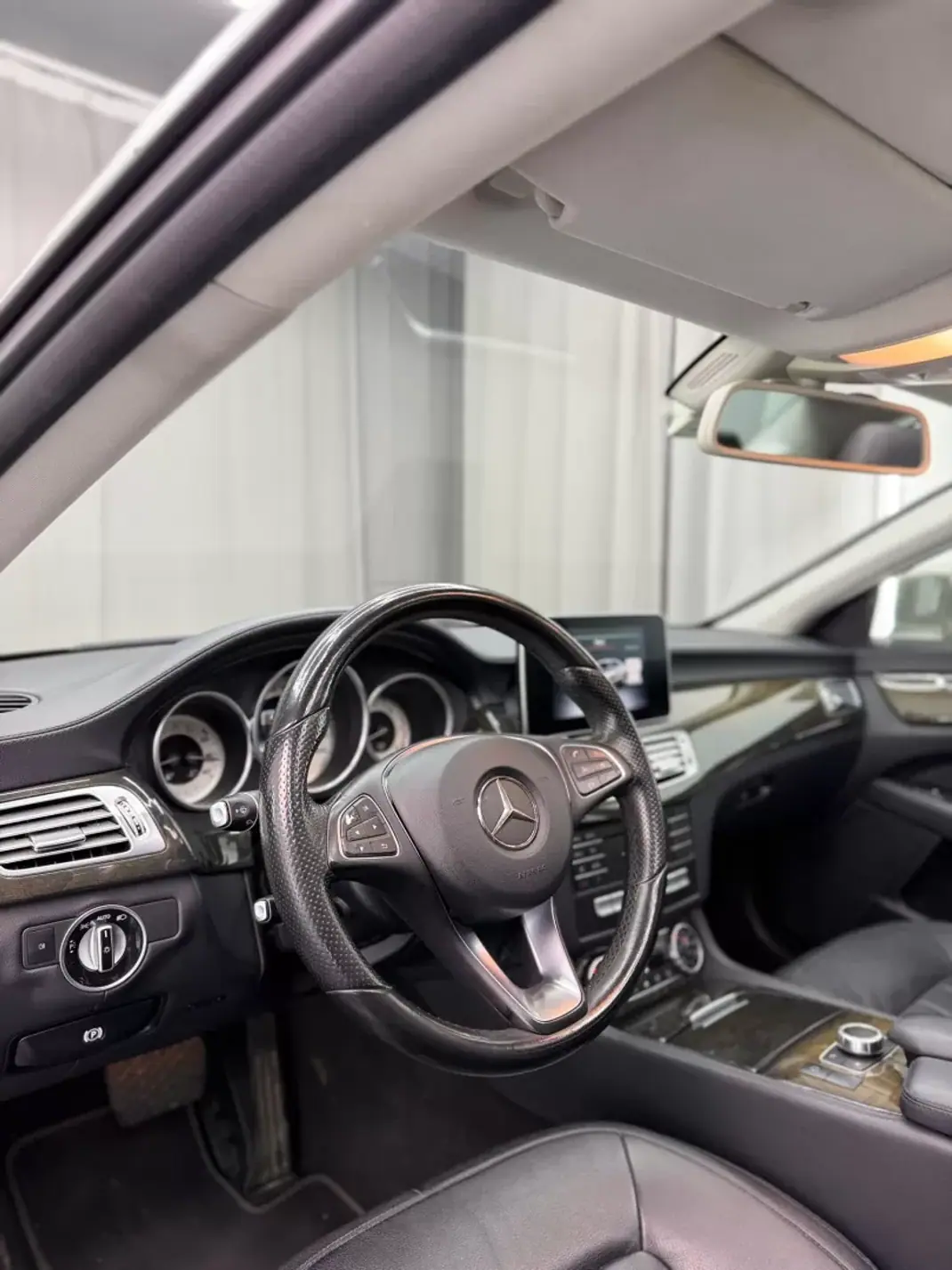 Mercedes-Benz CLS 350 2015 - 23750 EUR, 192000 km - AUTO.MOTO.pt - 192000km - foto 19 de 22