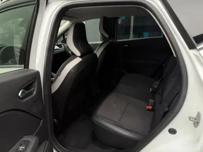 Renault Captur 2023 - 17900 EUR, 70999 km - AUTO.MOTO.pt - 70999km - foto 10 de 14