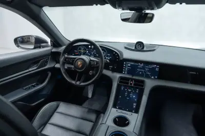 Porsche Taycan 2024 - 84950 EUR, 8000 km - AUTO.MOTO.pt - 8000km - foto 19 de 58