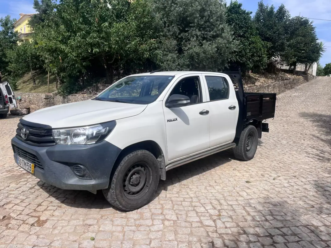 Toyota 2017 - 27900 EUR, 128583 km - AUTO.MOTO.pt - 128583km - foto 1 de 4