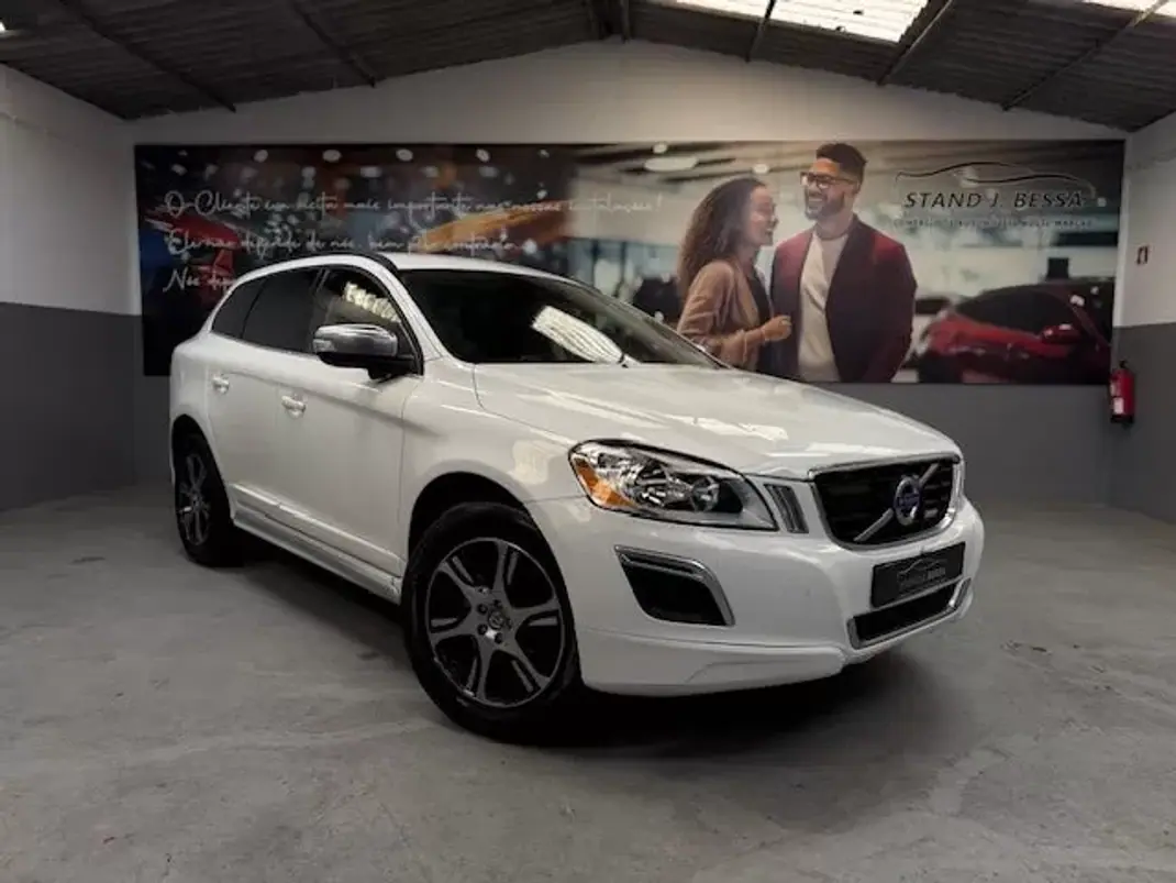 Volvo XC 60 2011 - 11990 EUR, 312000 km - AUTO.MOTO.pt - 312000km - foto 1 de 18