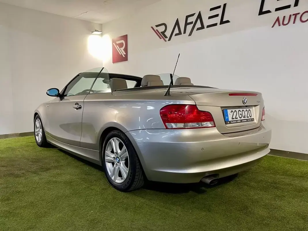 BMW 118 2008 - 10900 EUR, 149000 km - AUTO.MOTO.pt - 149000km - foto 11 de 34