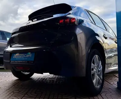 Peugeot 208 2020 - 13950 EUR, 98000 km - AUTO.MOTO.pt - 98000km - foto 11 de 26