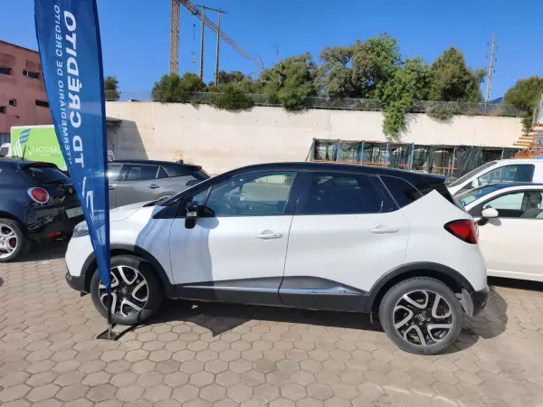 Renault Captur 2017 - 9900 EUR, 203500 km - 203500km - foto 2 de 14