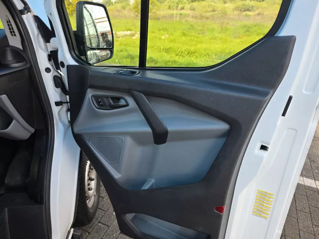 Ford Transit Custom 2015 - 13990 EUR, 148160 km - AUTO.MOTO.pt - 148160km - foto 17 de 19